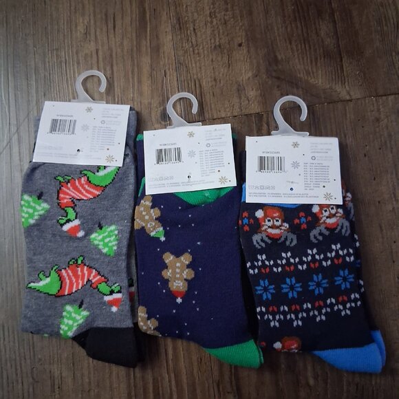 Kid's Christmas Socks (3 pairs) - Picture 2 of 7